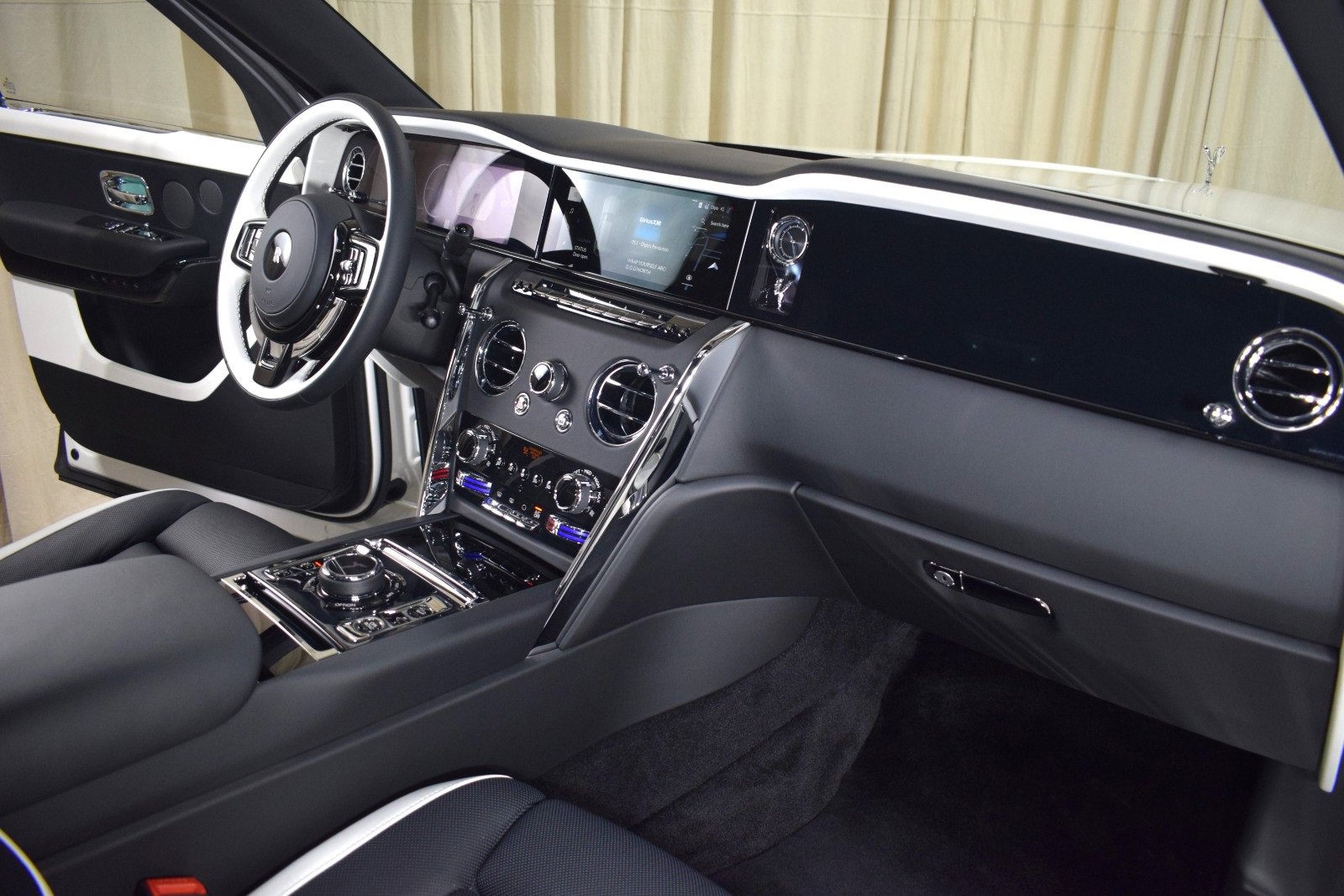 New 2026 Rolls-Royce Cullinan image 26