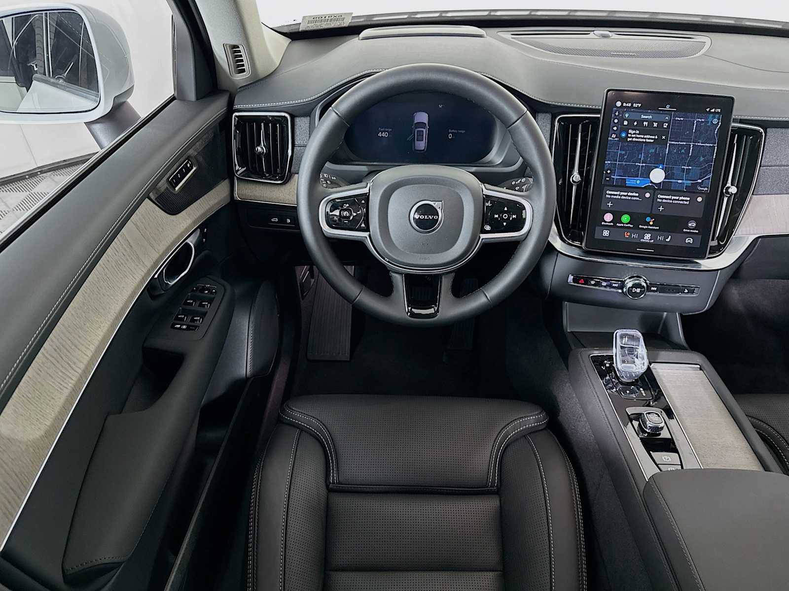 Used 2025 Volvo XC90 T8 Ultra w/ Protection Package Premier image 21