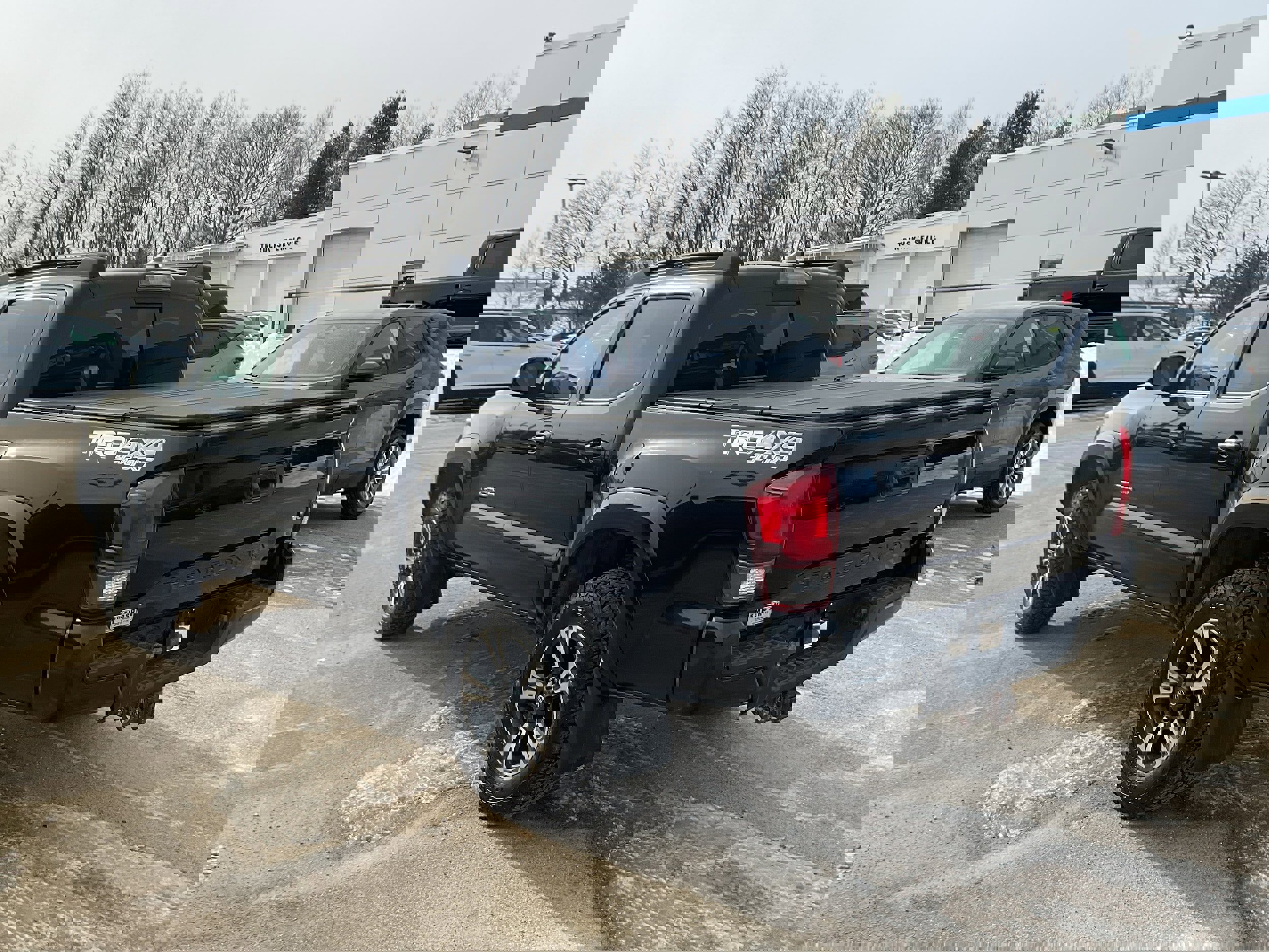 Used 2019 Toyota Tacoma TRD Sport image 4