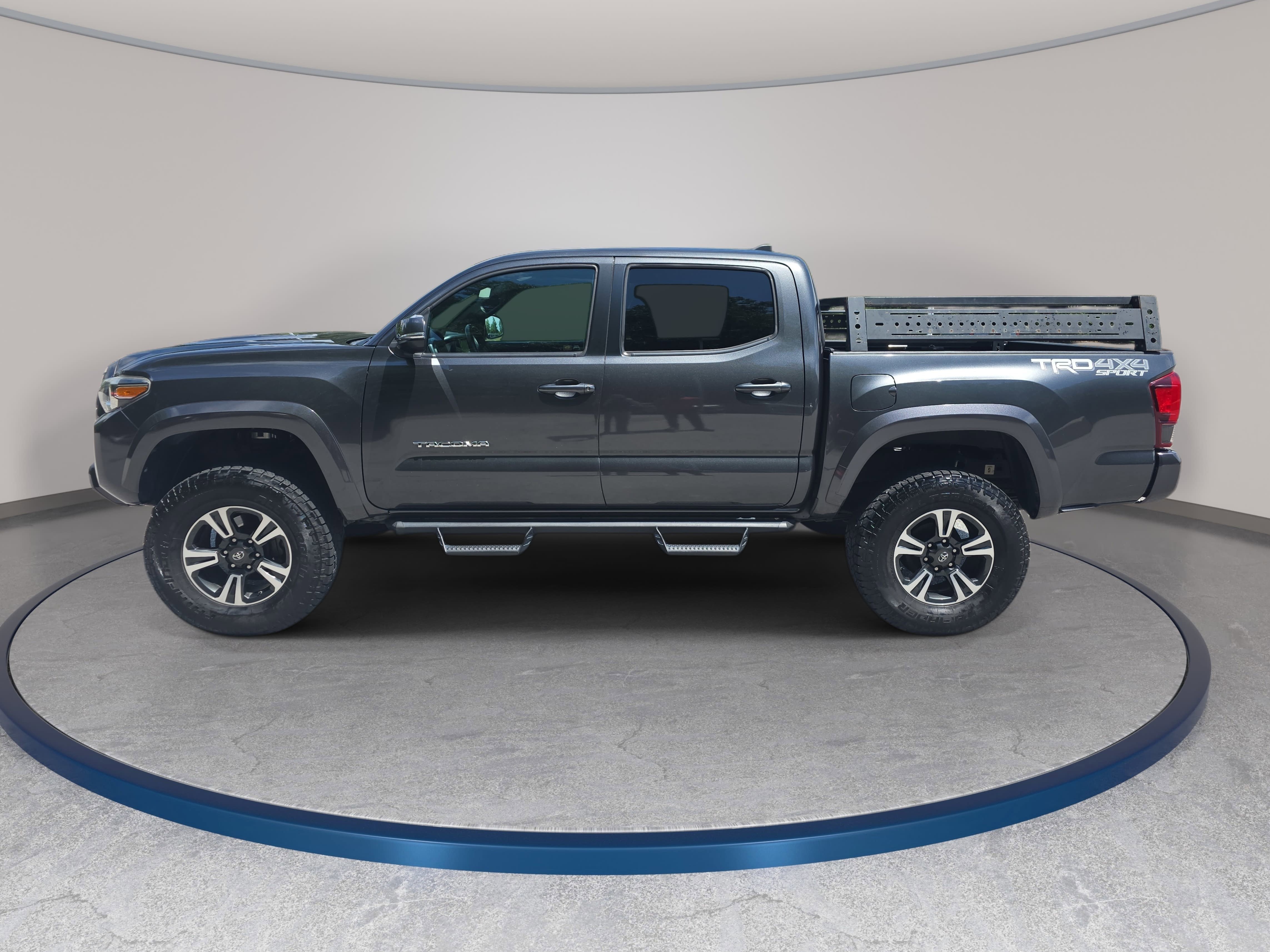 Used 2019 Toyota Tacoma TRD Sport AWD/4WD image 8
