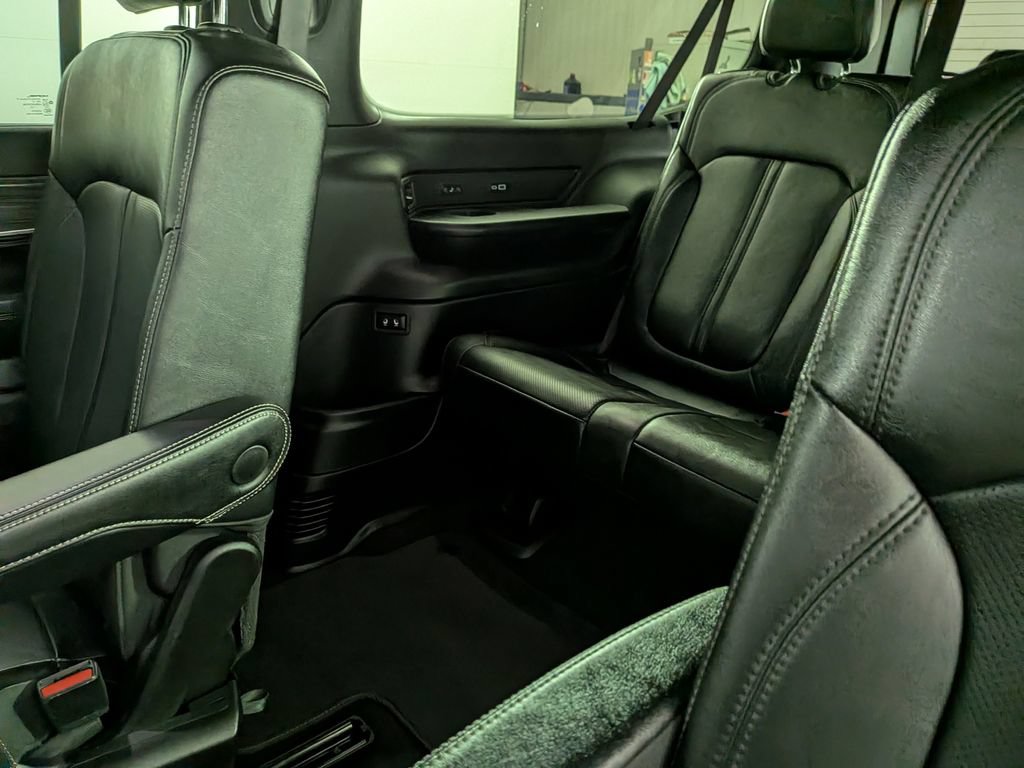 Certified 2023 Jeep Wagoneer L Series III w/ Premium Group I AWD/4WD image 40