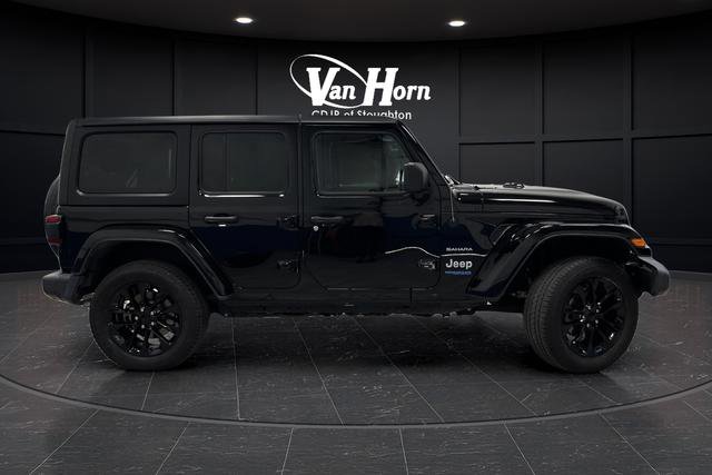 Used 2022 Jeep Wrangler Unlimited Sahara AWD/4WD image 2