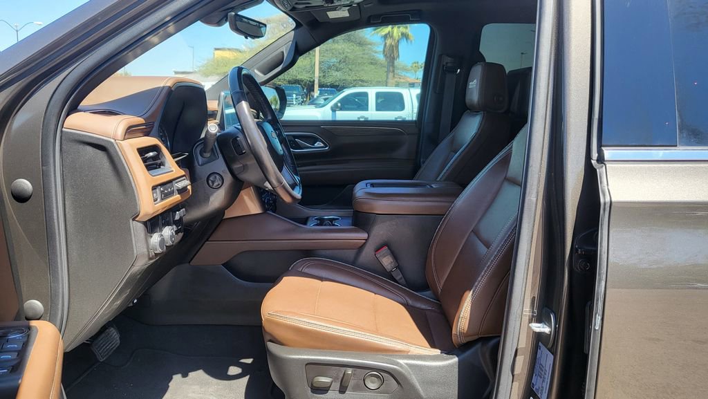 Used 2021 Chevrolet Tahoe High Country w/ Premium Package RWD image 28