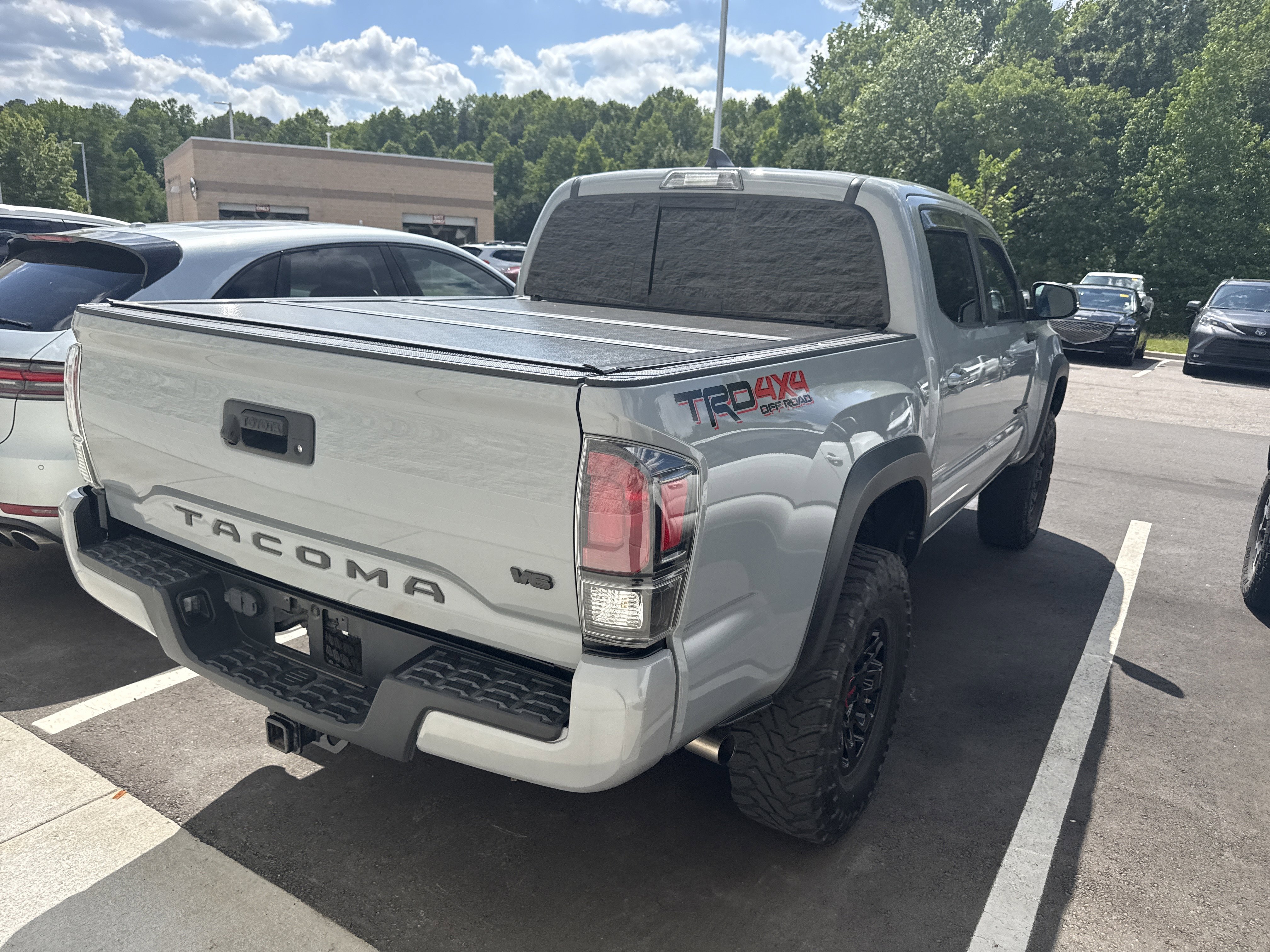 Used 2020 Toyota Tacoma TRD Off-Road AWD/4WD image 7