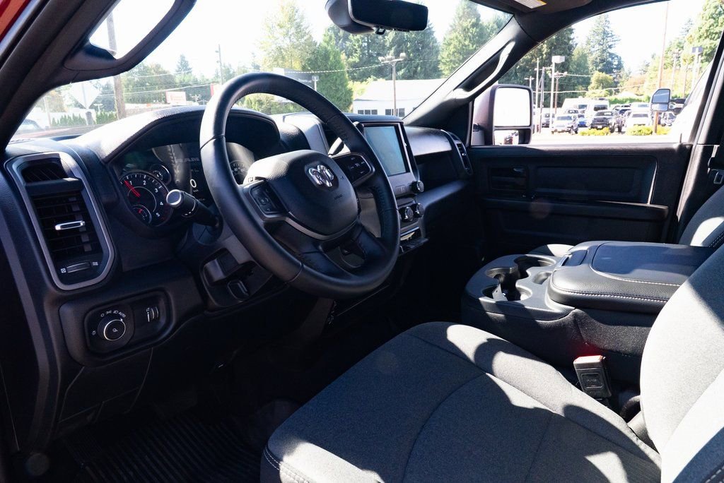 Used 2024 RAM 2500 Tradesman w/ Chrome Appearance Group image 16