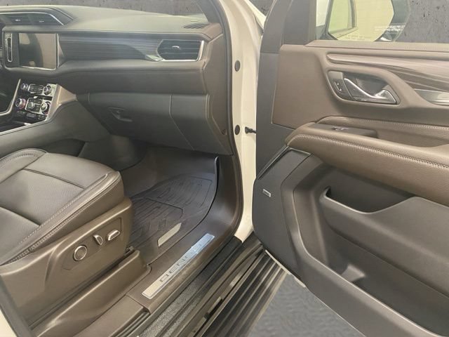 Used 2024 GMC Yukon Denali w/ Advanced Technology Package AWD/4WD image 21