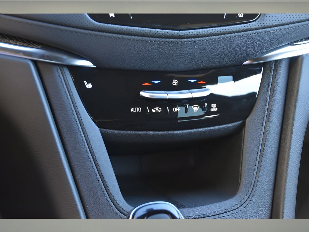New 2025 Cadillac XT5 Sportv w/ LPO, Floor Liner Package image 37
