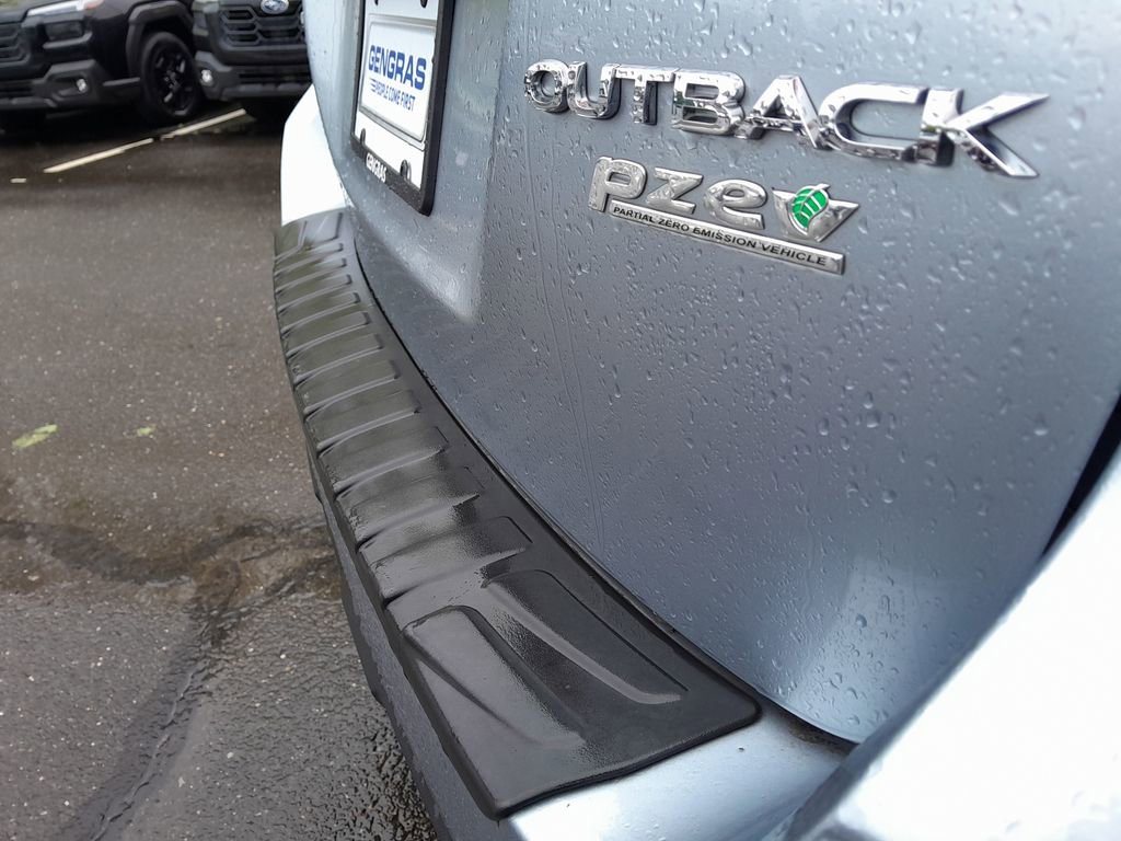 Used 2017 Subaru Outback 2.5i Premium AWD/4WD image 40