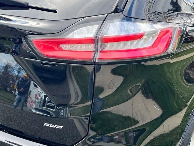 Used 2023 Ford Edge Titanium AWD/4WD image 11