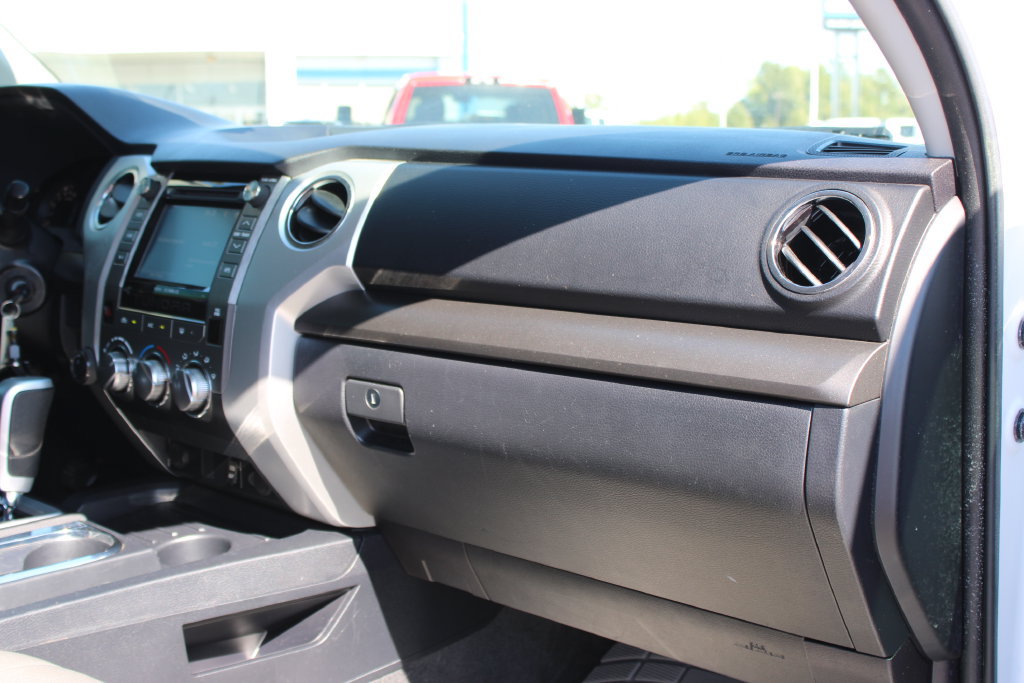 Used 2019 Toyota Tundra SR5 w/ SR5 Upgrade Package AWD/4WD image 32