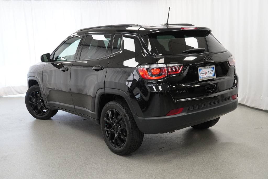 Used 2023 Jeep Compass Latitude w/ Convenience Group AWD/4WD image 5