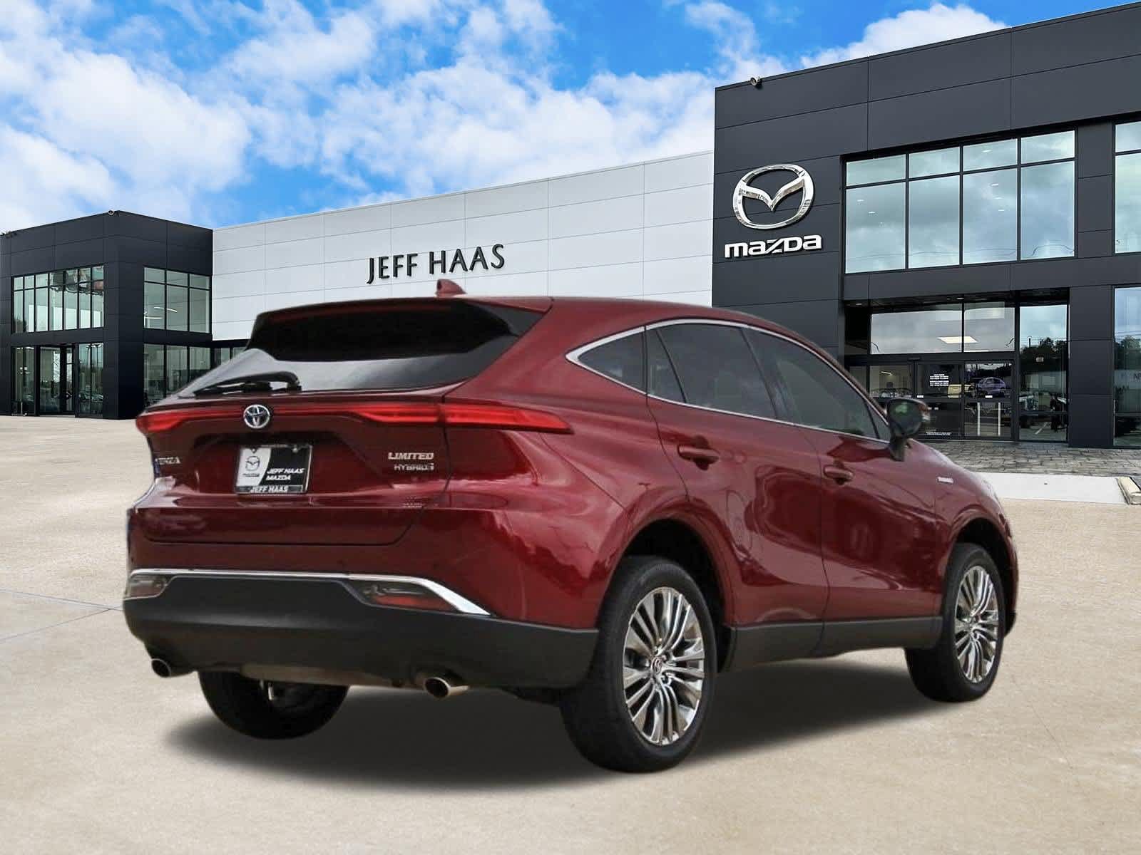 Used 2021 Toyota Venza Limited w/ Advanced Technology Package AWD/4WD image 3
