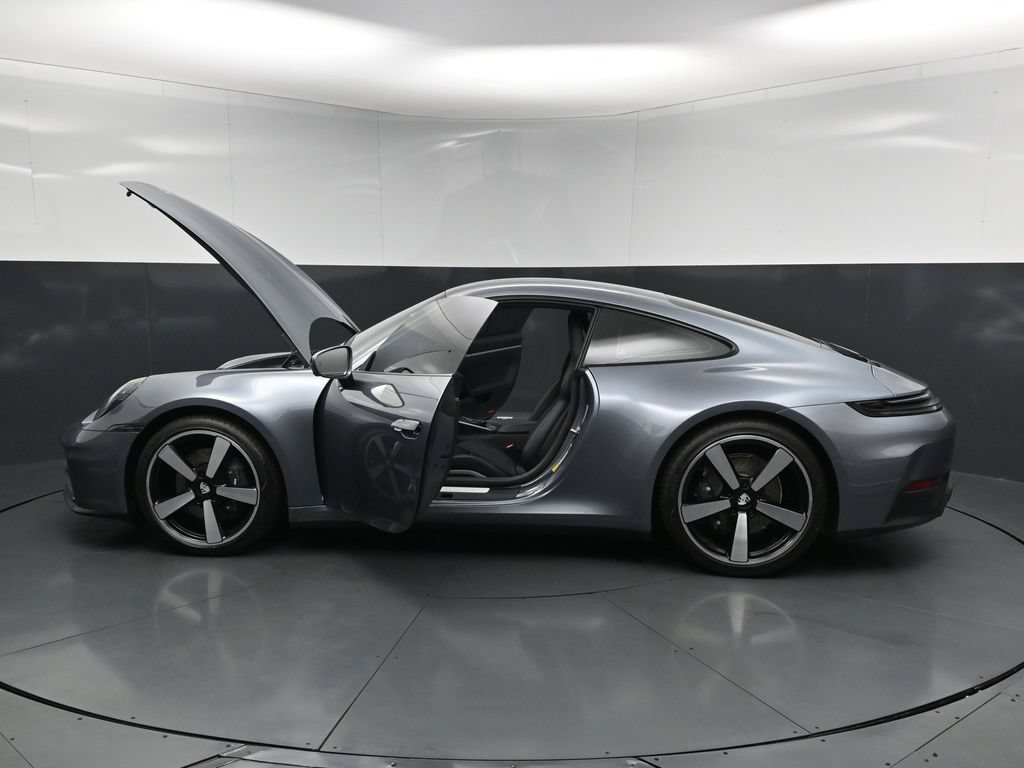 Certified 2026 Porsche 911 Carrera RWD image 32