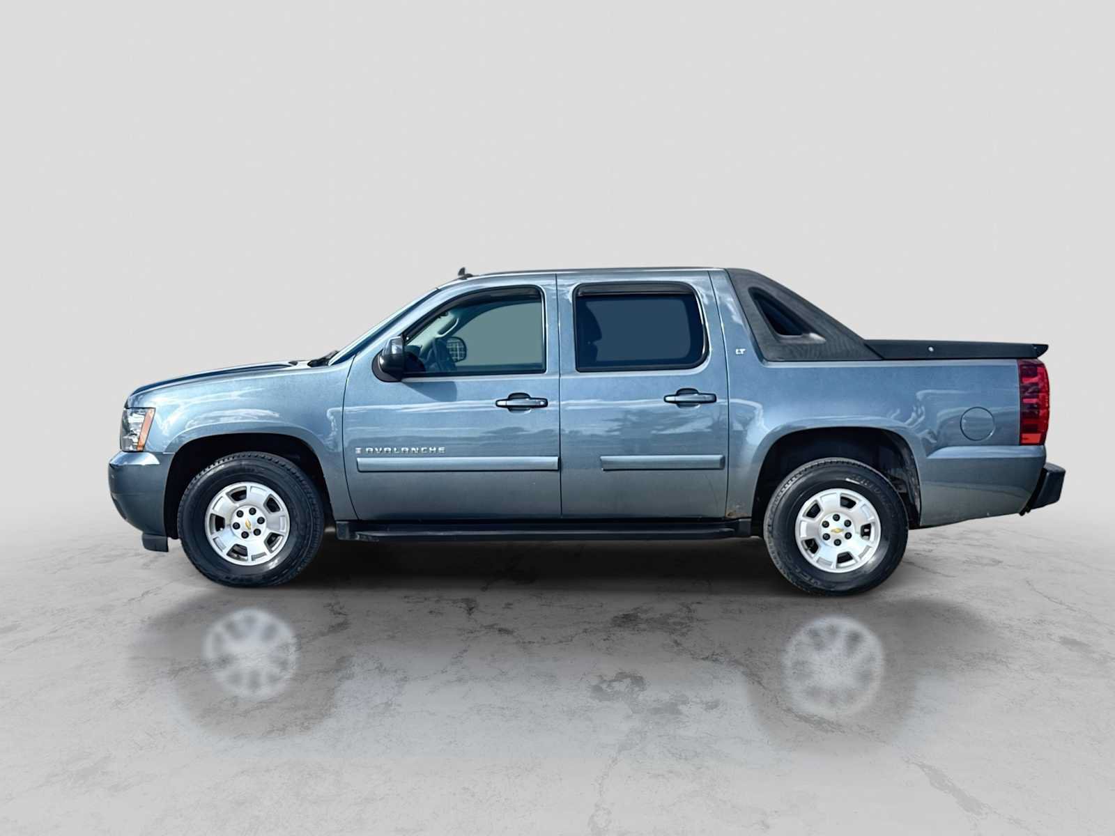 Used 2009 Chevrolet Avalanche LT AWD/4WD image 3