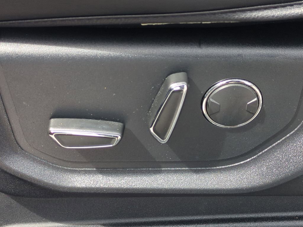 Used 2018 Ford F150 Lariat w/ Equipment Group 502A Luxury image 21