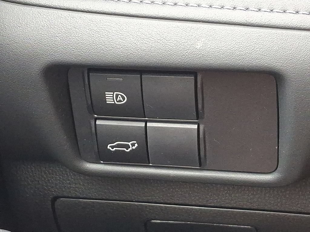 Used 2022 Toyota Highlander XLE AWD/4WD image 24