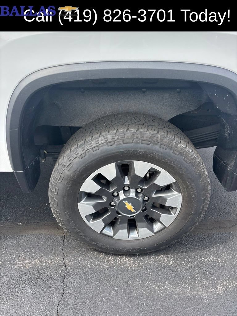 Used 2022 Chevrolet Silverado 2500 Custom w/ Custom Value Package AWD/4WD image 10