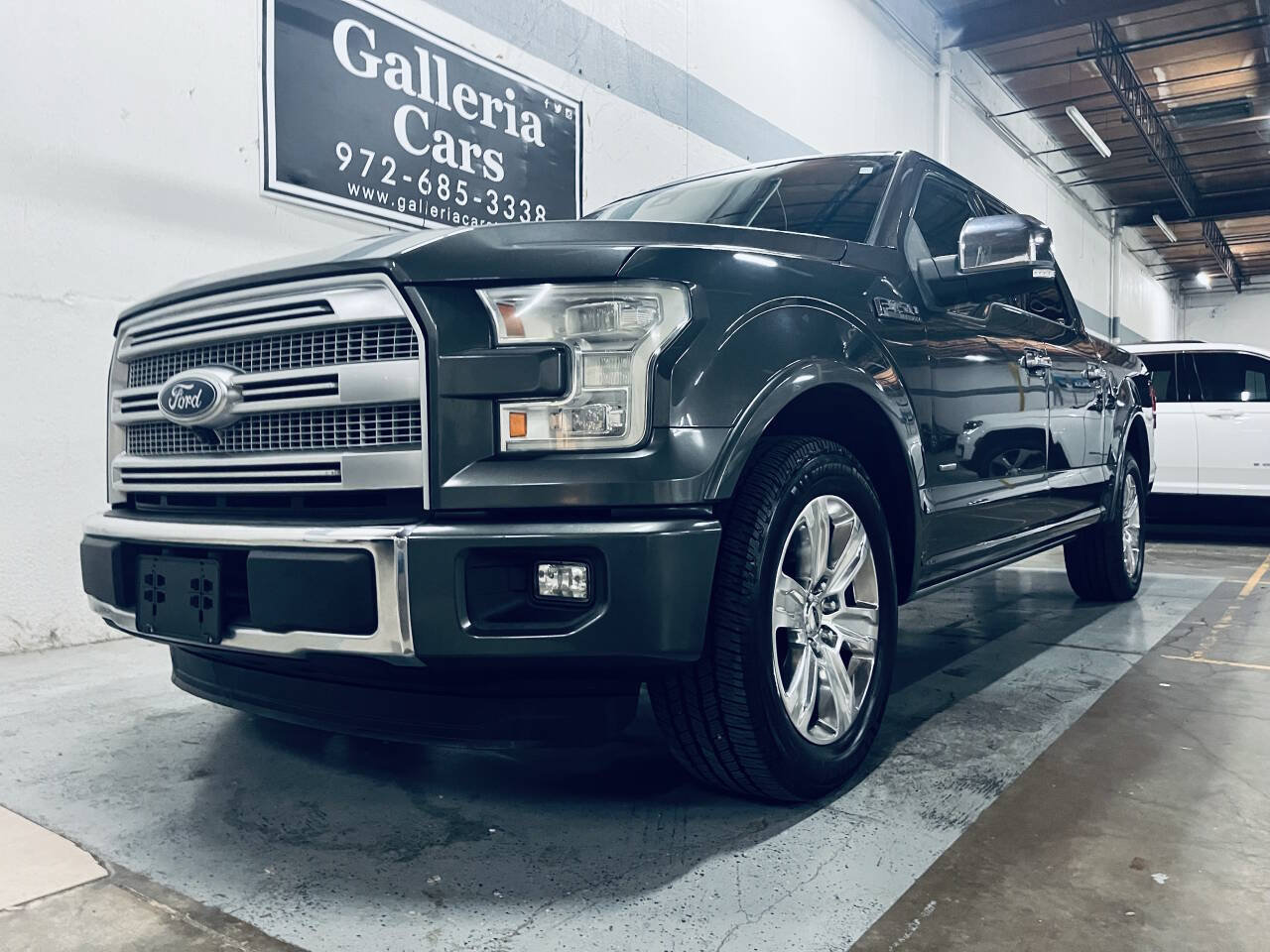Used 2015 Ford F150 Platinum w/ Equipment Group 701A Luxury RWD image 2