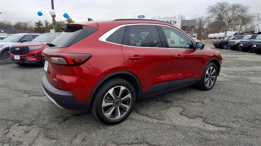 Used 2023 Ford Escape Platinum w/ Premium Technology Package image 8