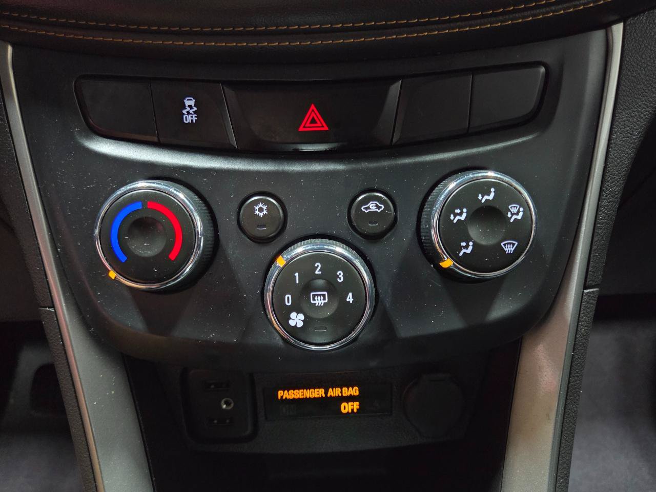 Used 2017 Chevrolet Trax LT w/ LT Convenience Package FWD image 26