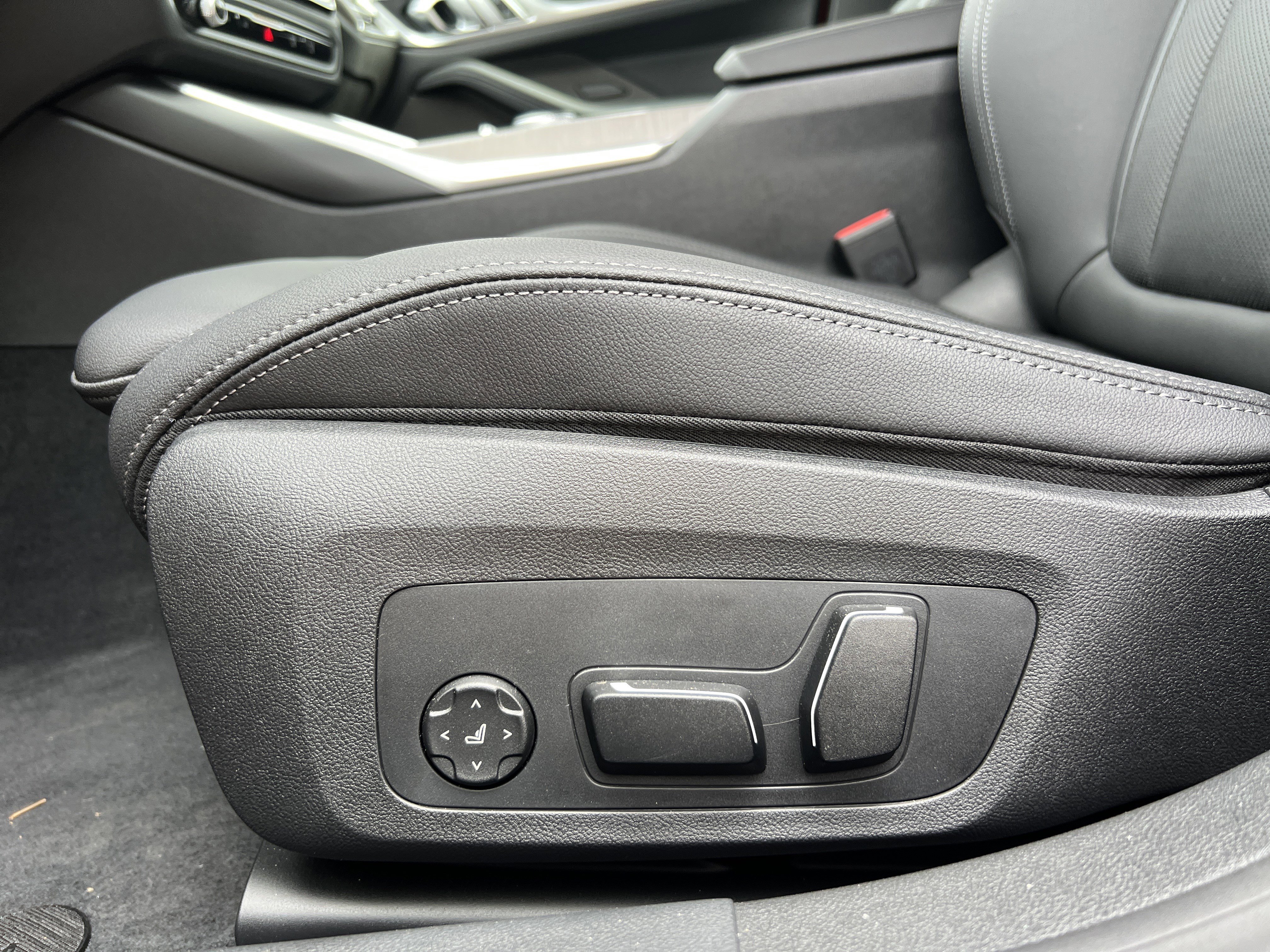 Used 2025 BMW 430i w/ Premium Package RWD image 38