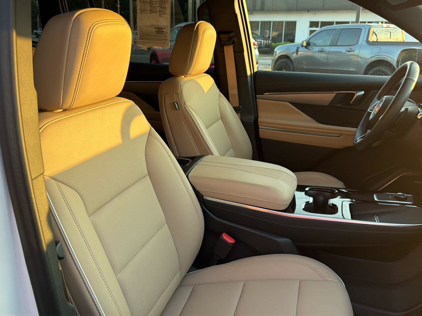 Used 2025 Buick Enclave Preferred FWD image 17