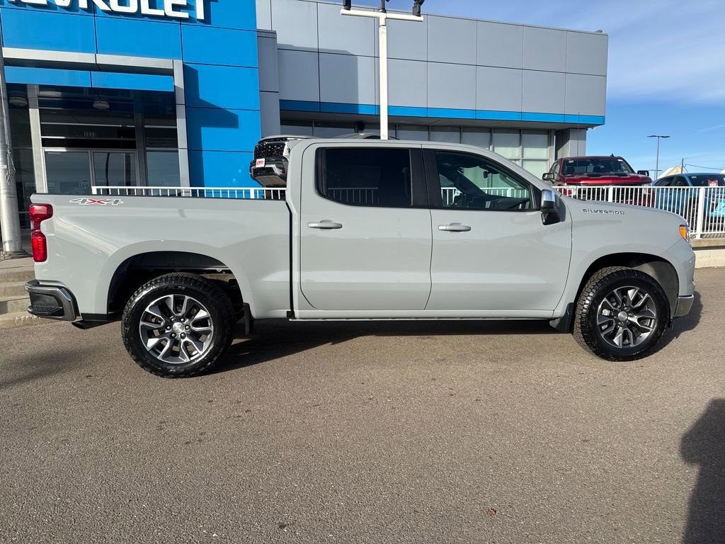 Used 2024 Chevrolet Silverado 1500 LT image 6