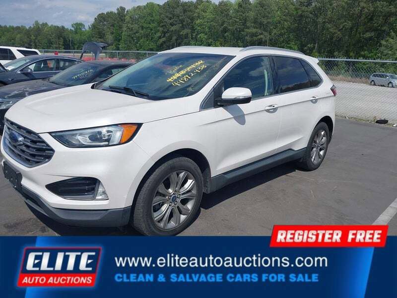 Used 2019 Ford Edge Titanium FWD image 3