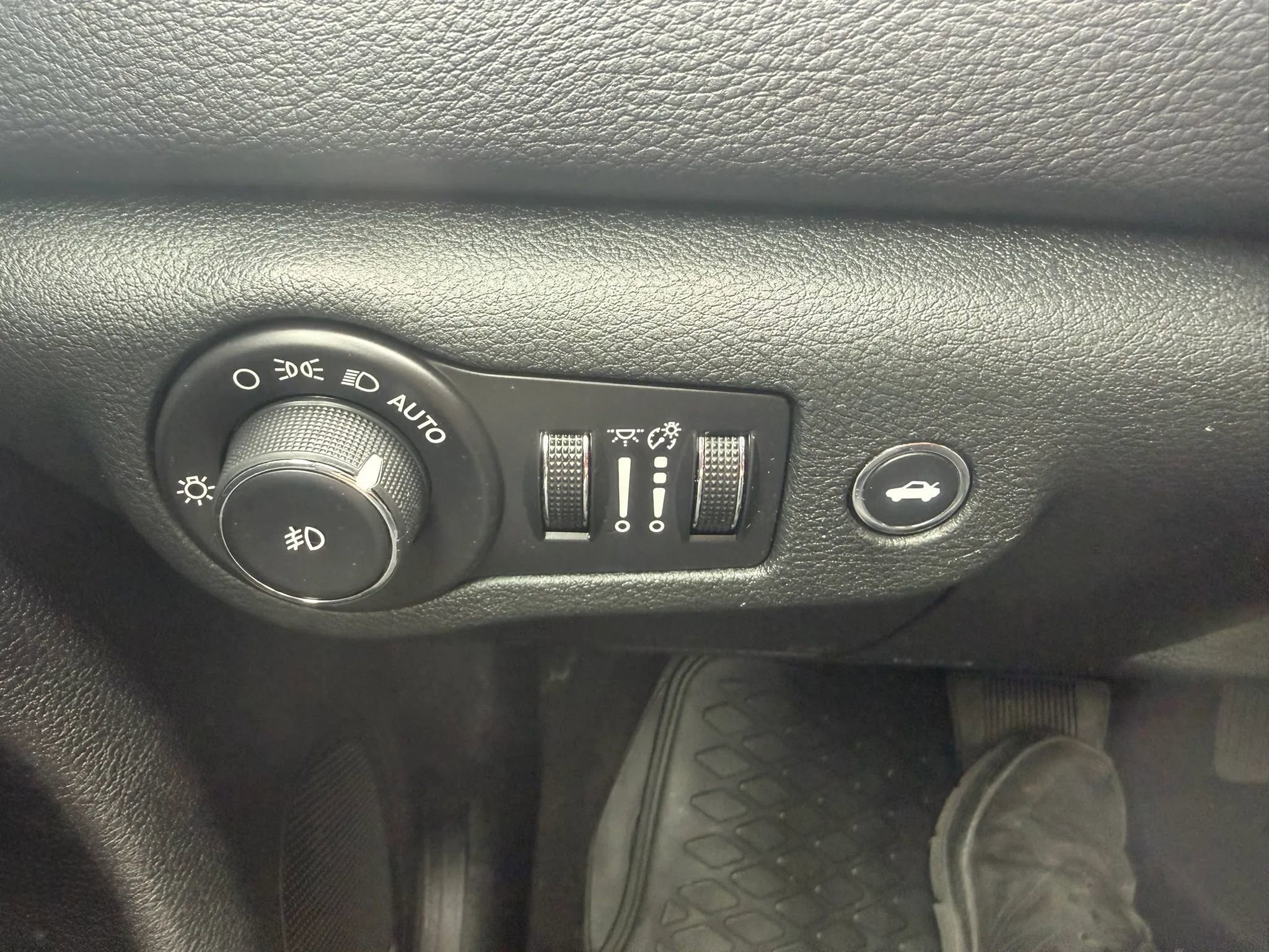 Used 2015 Chrysler 200 S w/ Navigation & Sound Group I AWD/4WD image 25