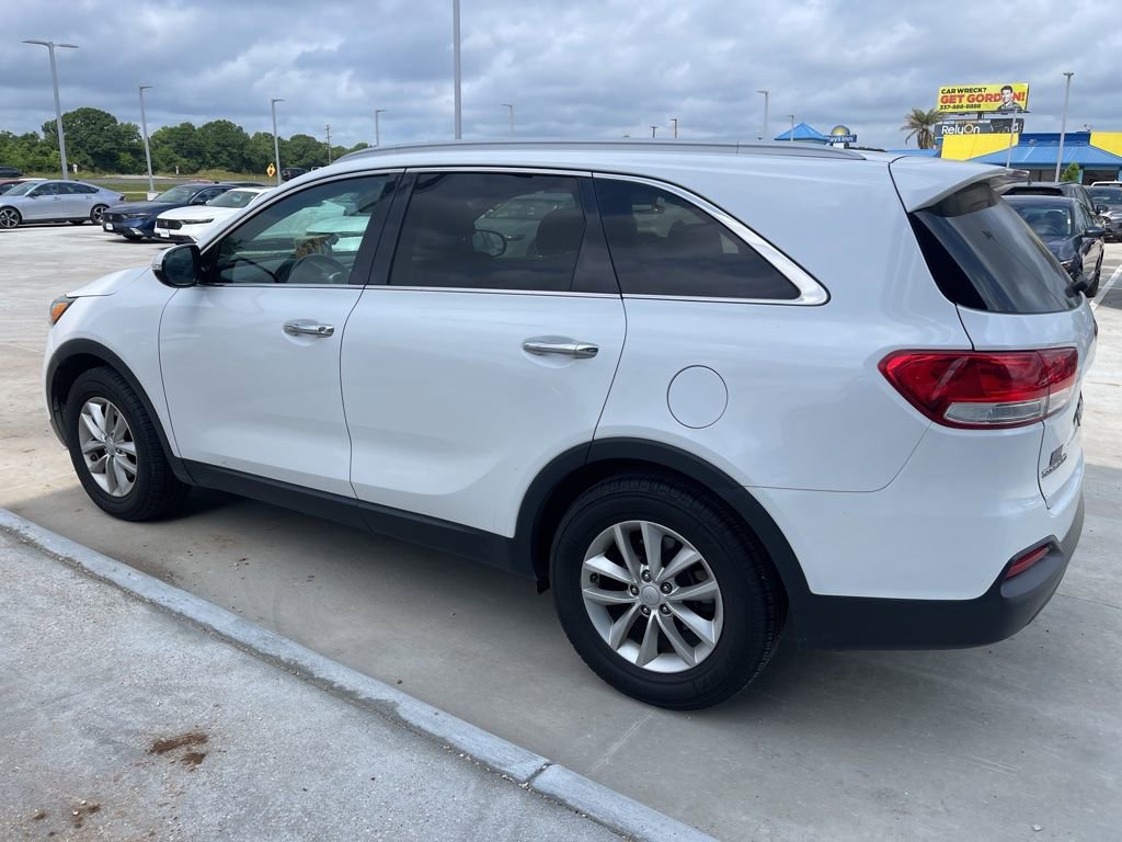 Used 2017 Kia Sorento FWD w/ LX Convenience Package image 6