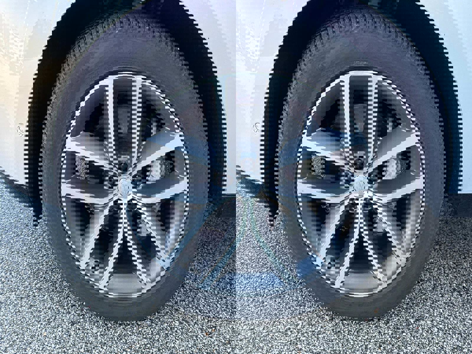 Certified 2024 Land Rover Range Rover Long Wheelbase SE image 11