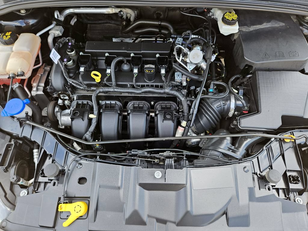Used 2017 Ford Focus SEL w/ Cold Weather Package FWD image 31
