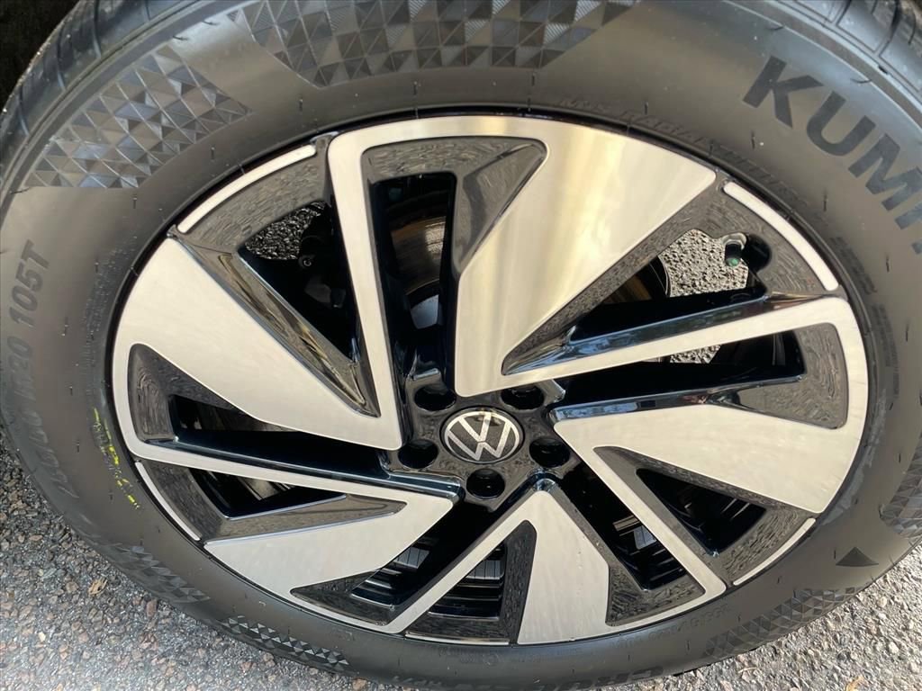 Certified 2025 Volkswagen Atlas SE image 24