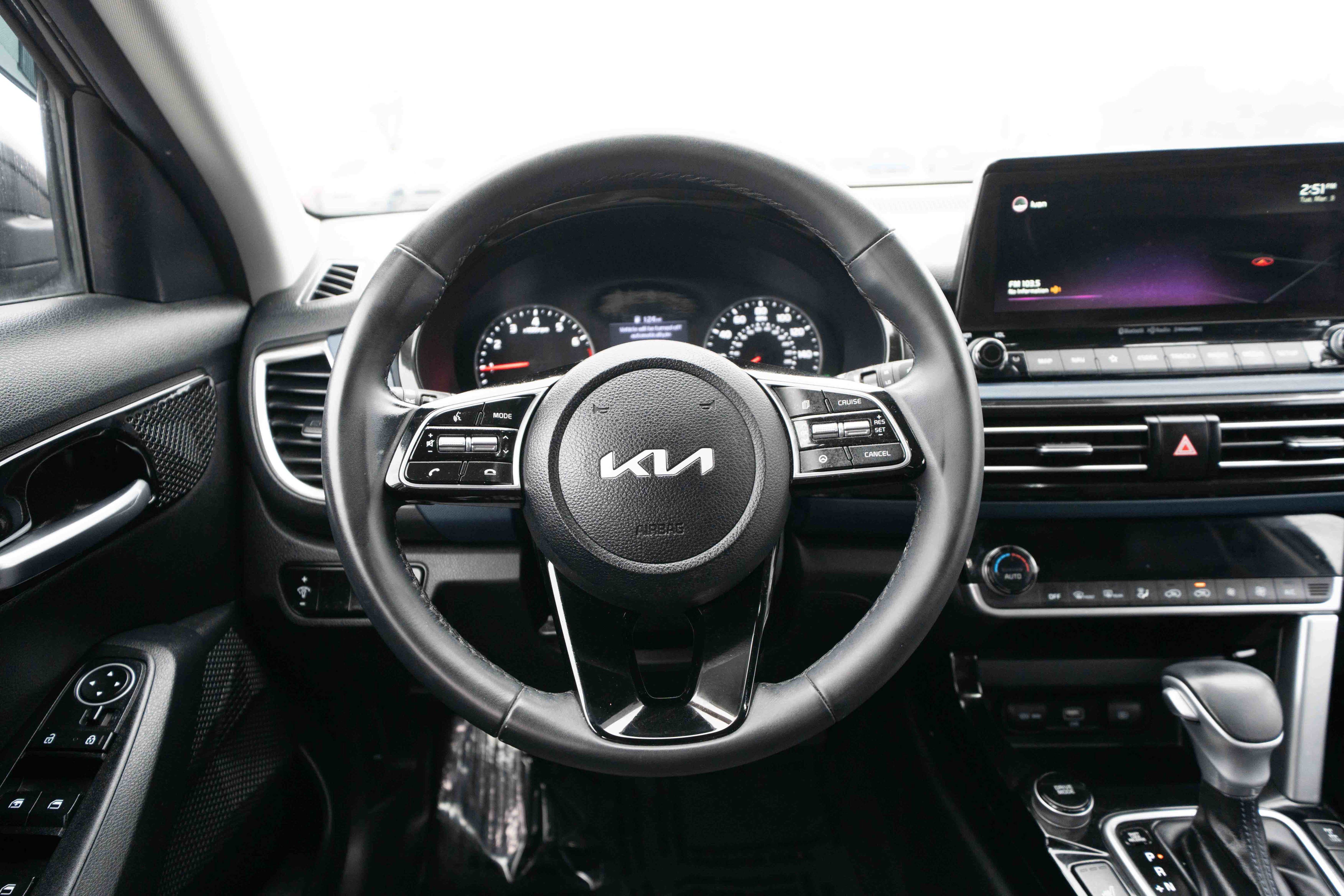 Used 2022 Kia Seltos Nightfall Edition image 21