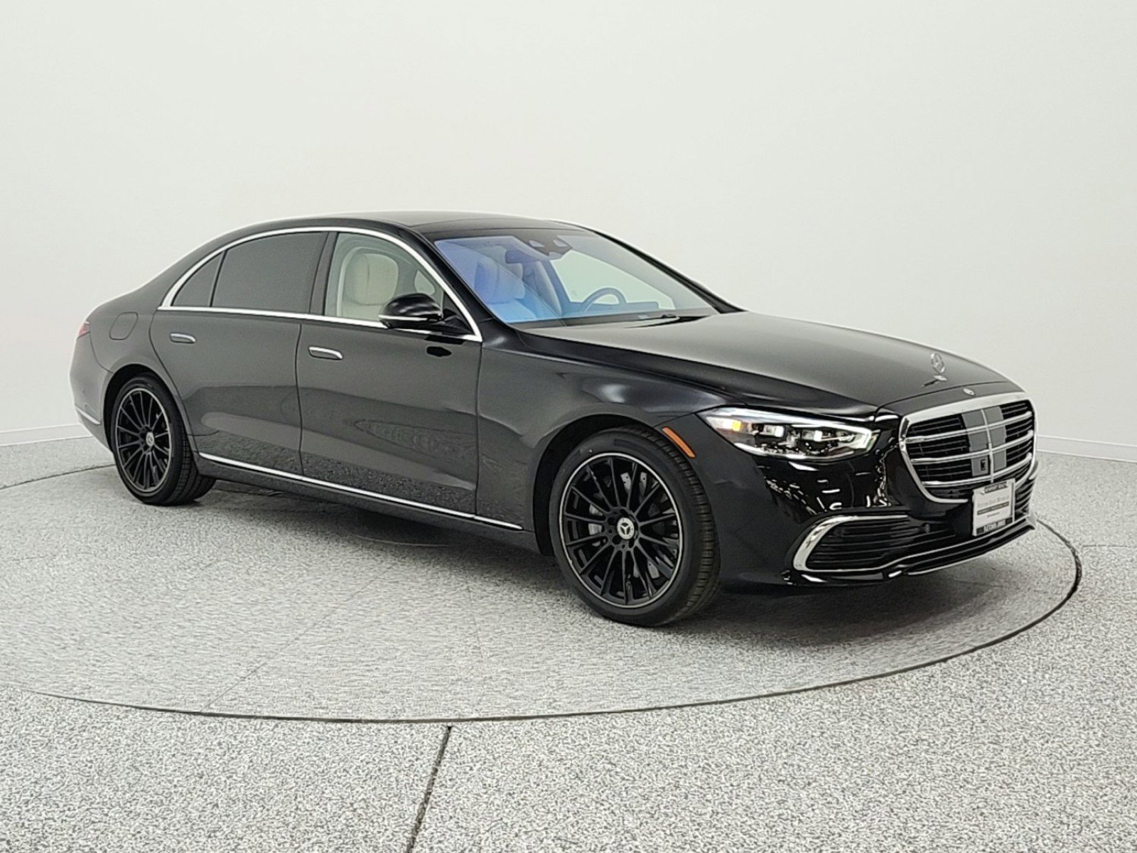 Certified 2024 Mercedes-Benz S 580 4MATIC Sedan image 3