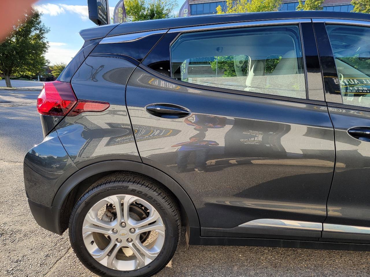Used 2019 Chevrolet Bolt LT FWD image 11