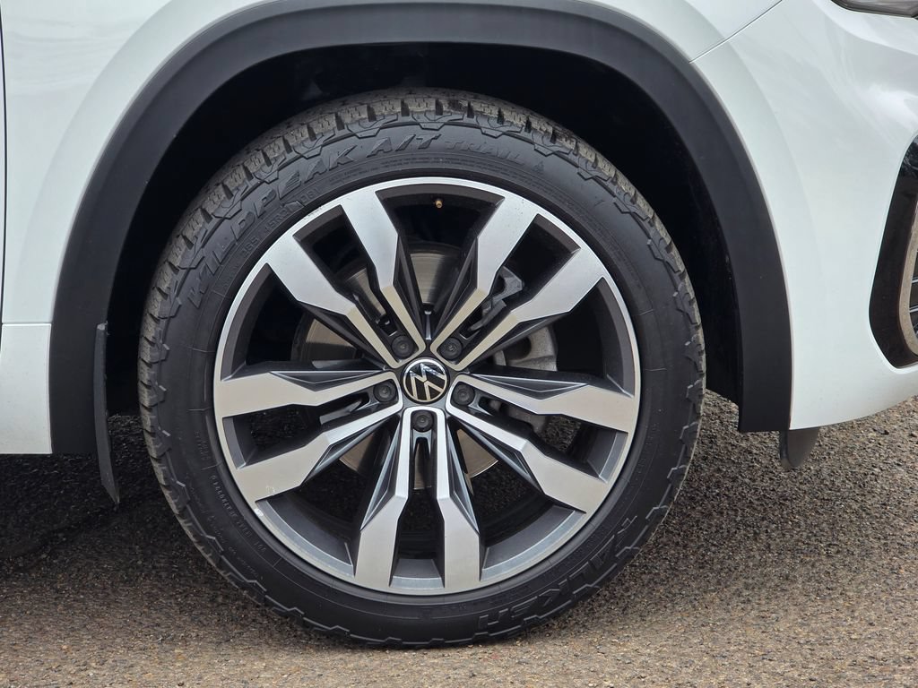 Used 2020 Volkswagen Atlas Cross Sport SEL R-Line AWD/4WD image 29