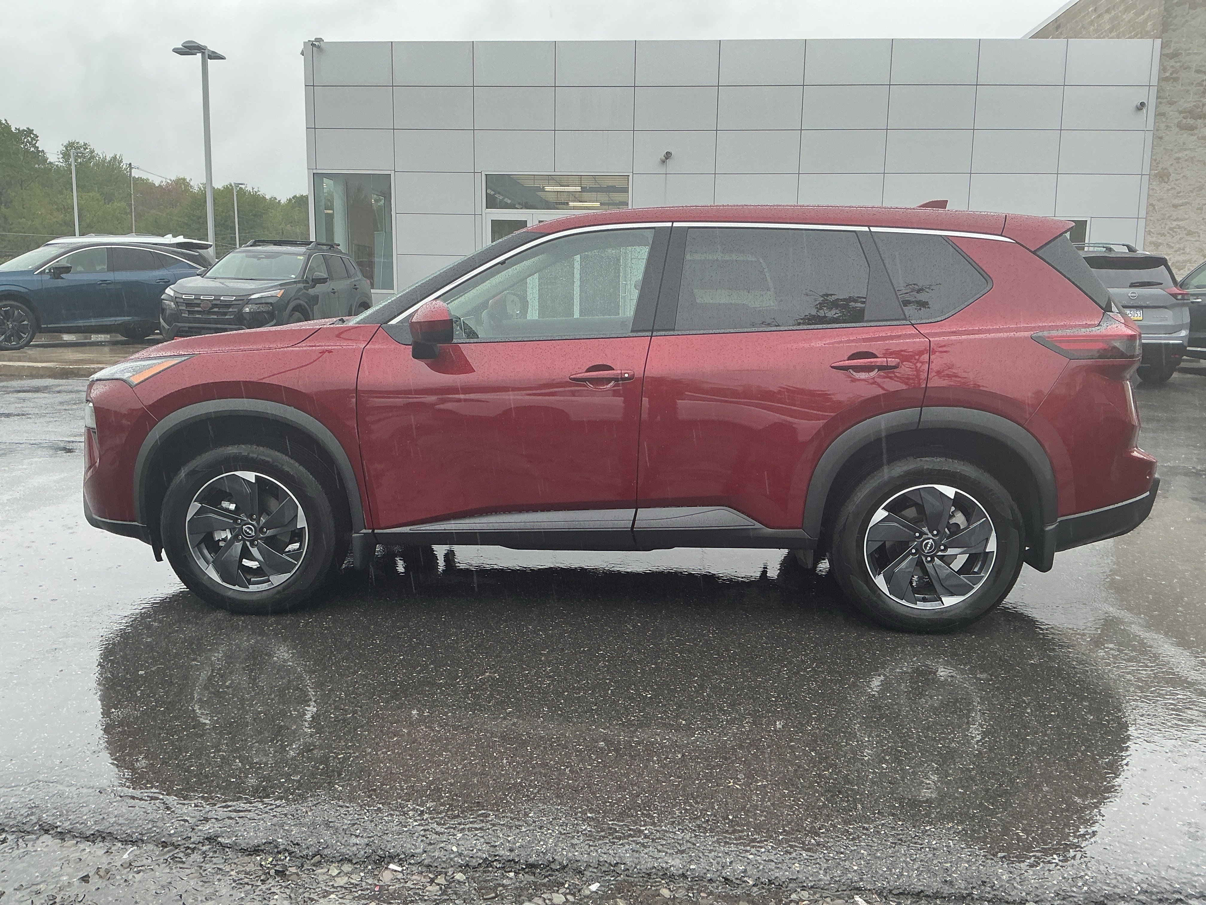 Used 2026 Nissan Rogue SV AWD/4WD image 6
