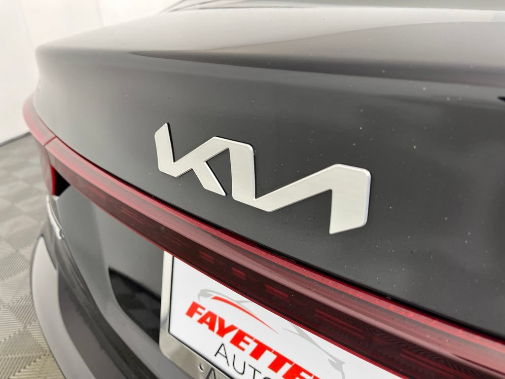 Used 2023 Kia Forte LXS w/ LXS Technology Package FWD image 4