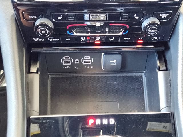Used 2025 Jeep Grand Cherokee Altitude RWD image 21