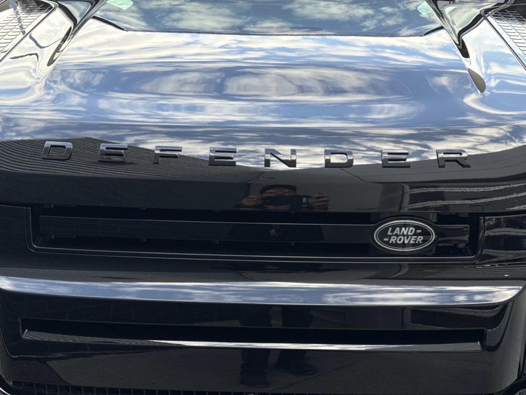 New 2026 Land Rover Defender 110 S AWD/4WD image 10