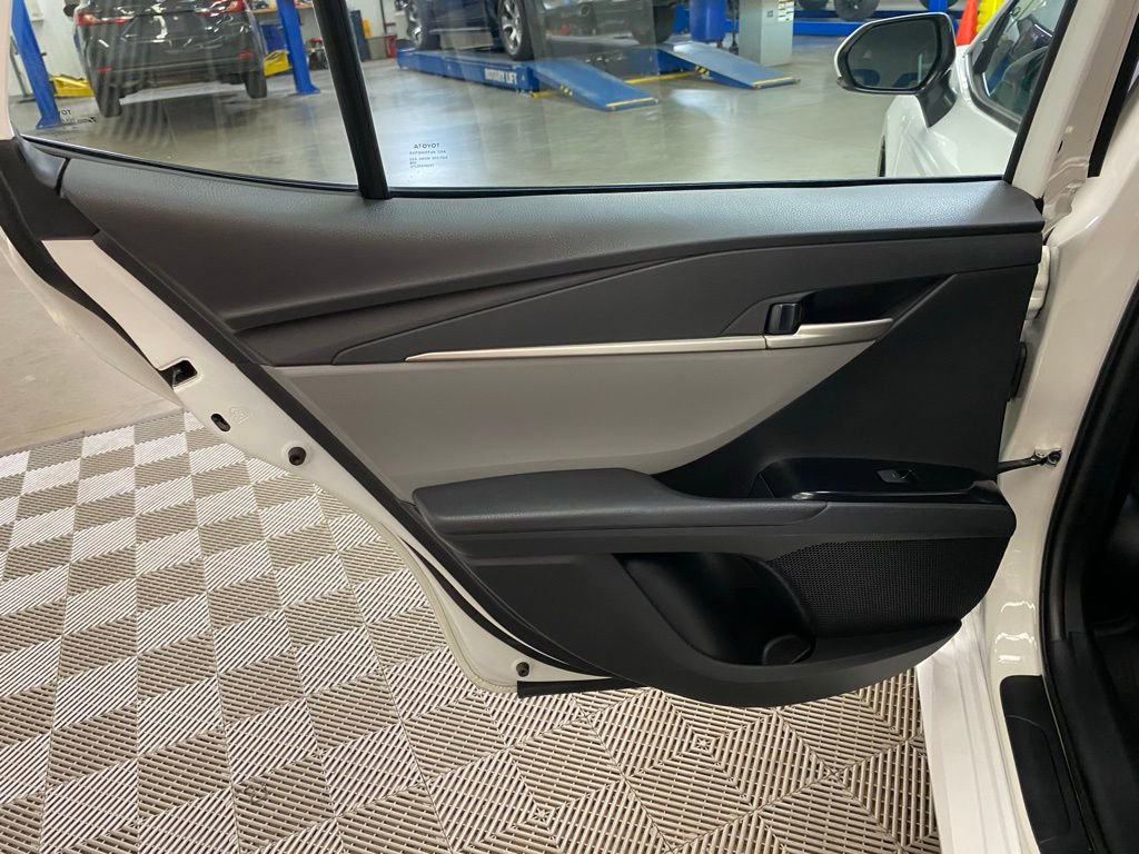 Used 2025 Toyota Camry LE w/ Convenience Package image 42