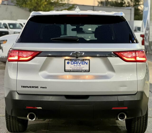 Used 2019 Chevrolet Traverse LS w/ LPO, Blackout Package AWD/4WD image 4