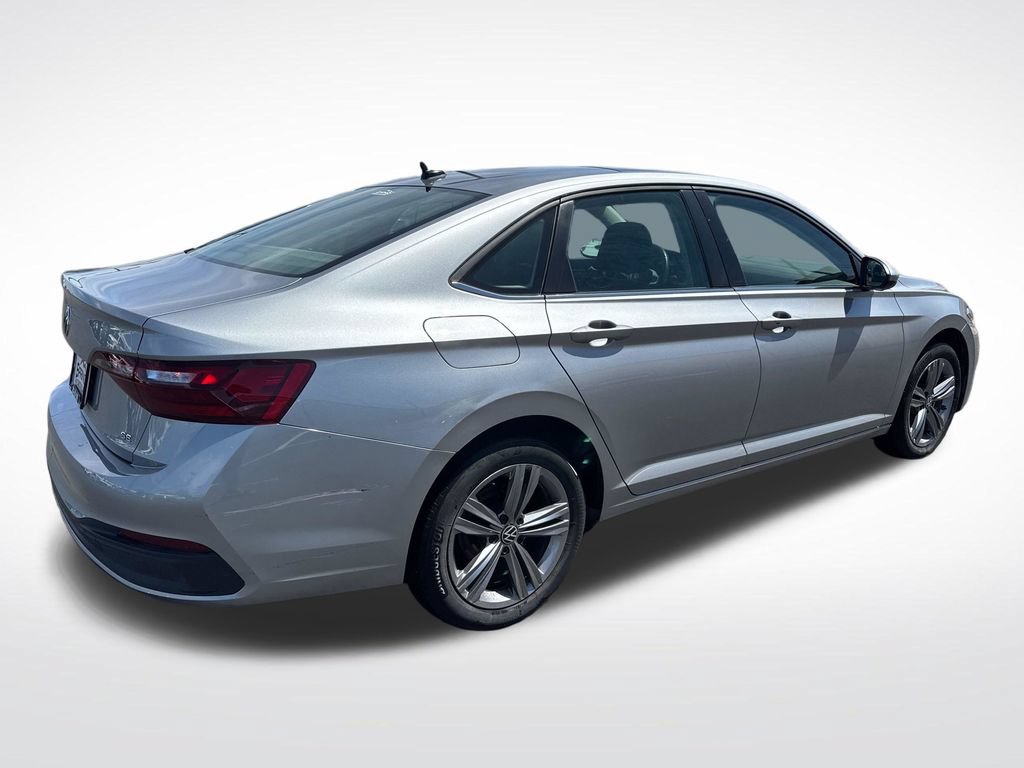Used 2023 Volkswagen Jetta SE FWD image 5