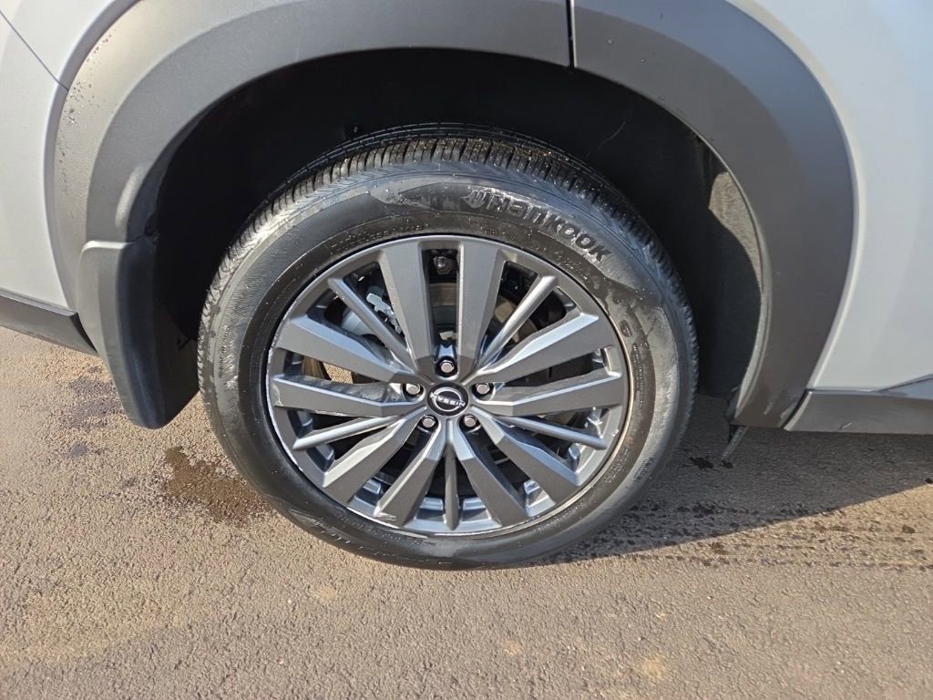 Used 2024 Nissan Pathfinder SL w/ SL Premium Package image 11