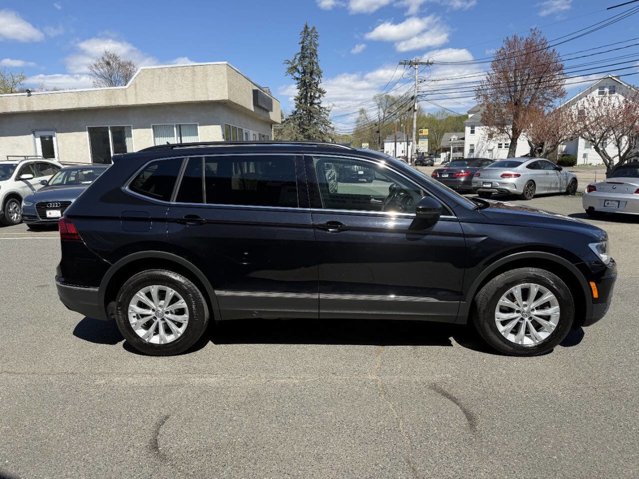 Used 2018 Volkswagen Tiguan SE w/ Panoramic Sunroof Package AWD/4WD image 9