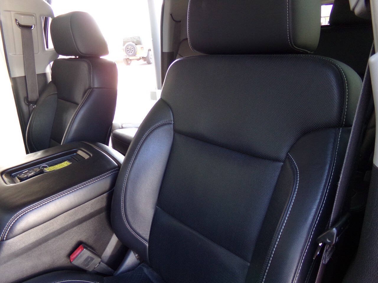 Used 2015 Chevrolet Suburban LTZ RWD image 20
