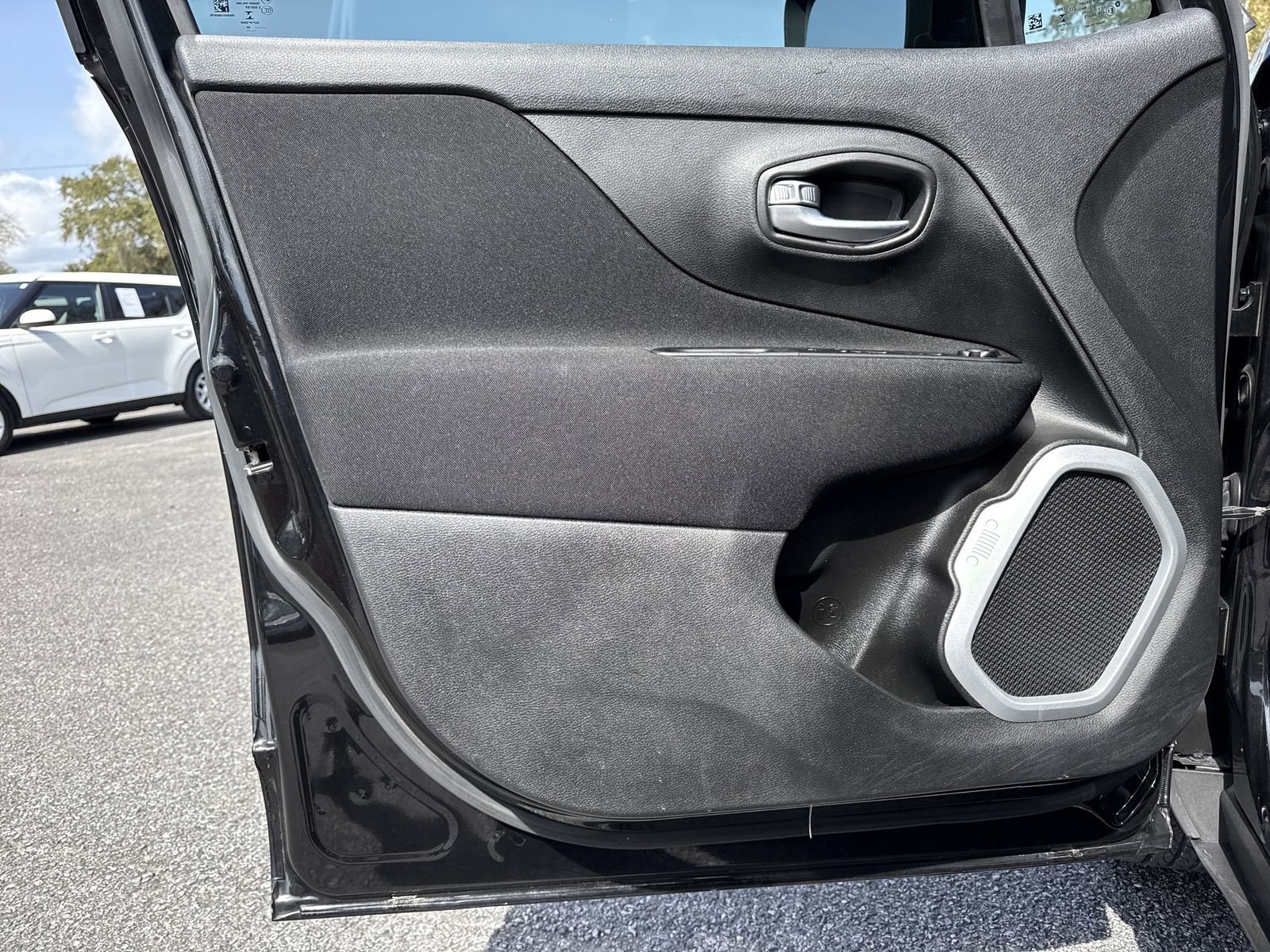 Used 2020 Jeep Renegade Latitude image 13