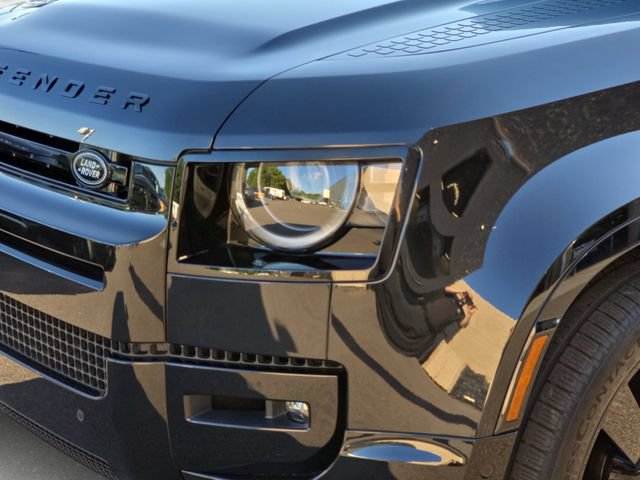 New 2026 Land Rover Defender 110 X-Dynamic SE AWD/4WD image 21