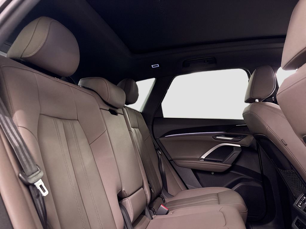 New 2025 Audi Q5 Premium image 16